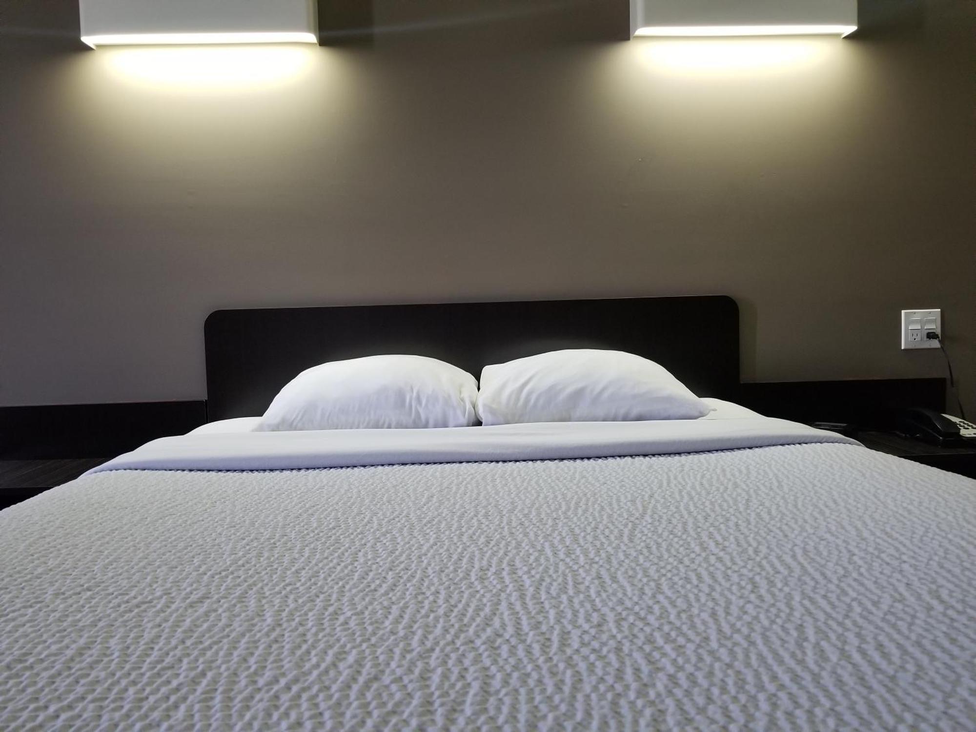 Joys Inn Innisfail, Ab Eksteriør billede