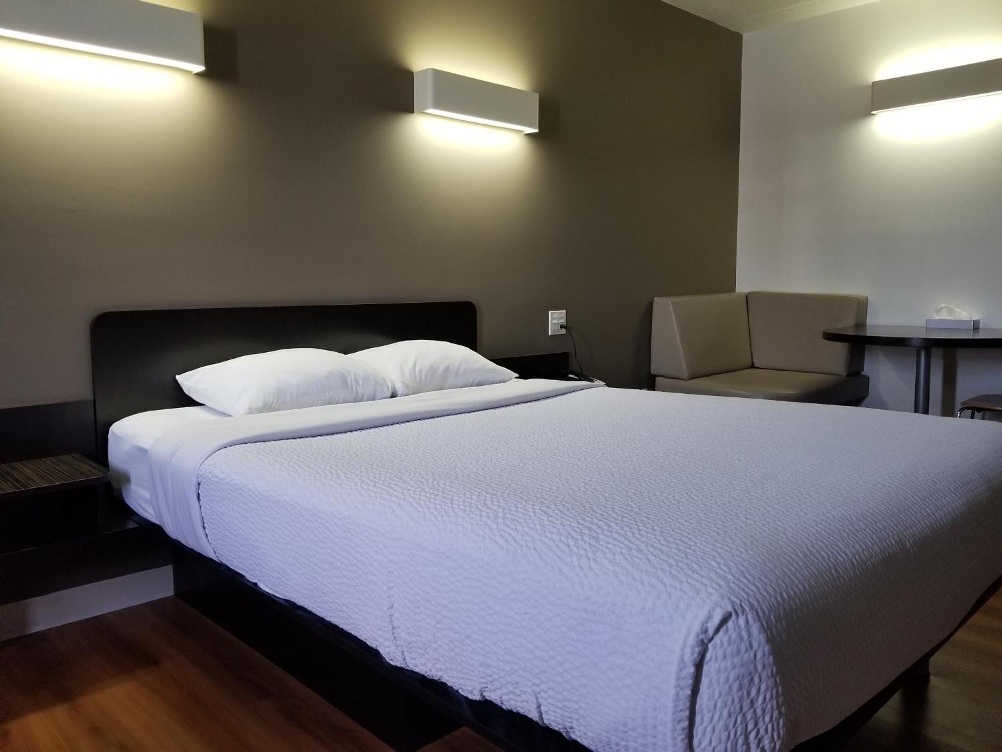 Joys Inn Innisfail, Ab Eksteriør billede