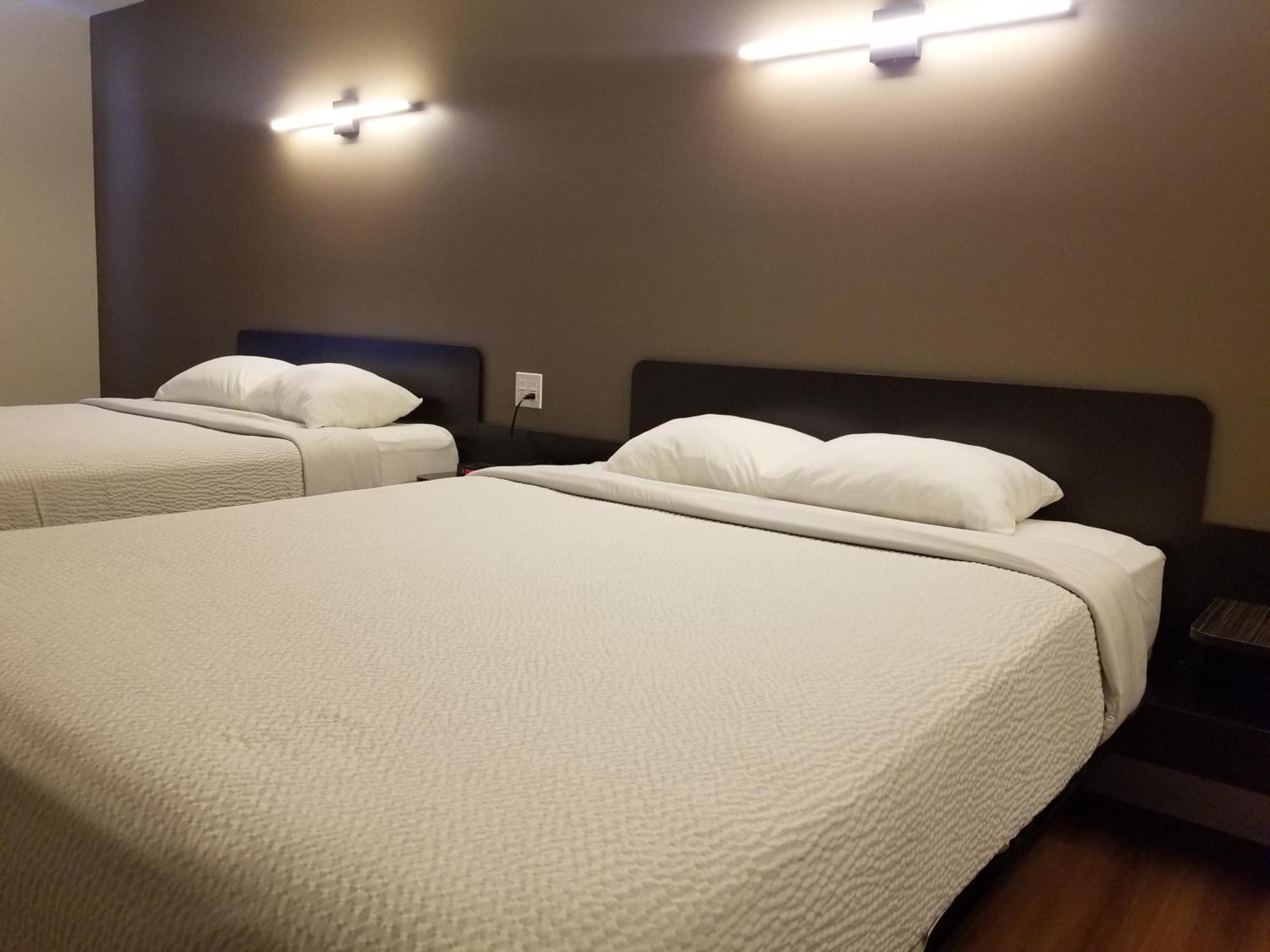 Joys Inn Innisfail, Ab Eksteriør billede