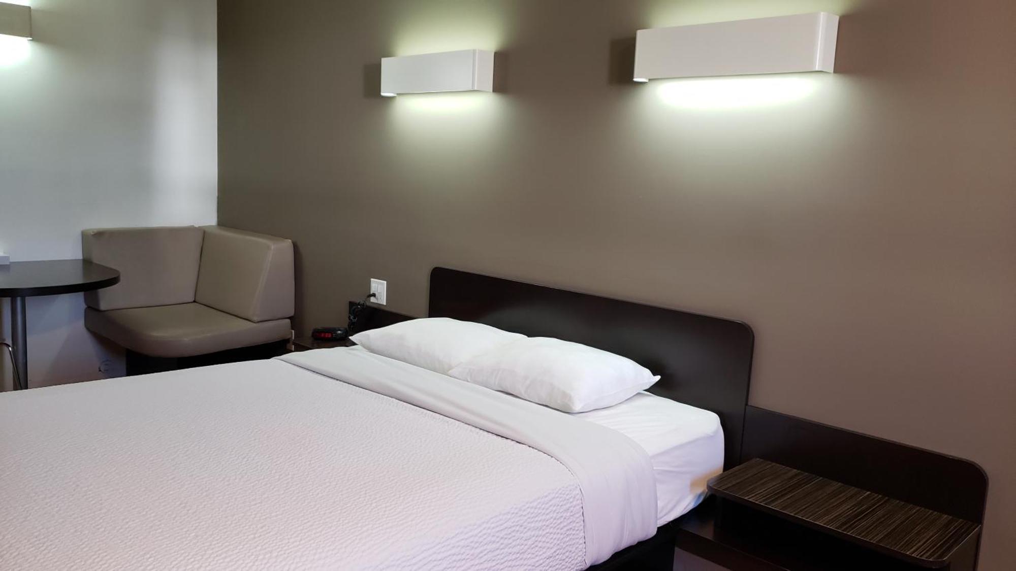 Joys Inn Innisfail, Ab Eksteriør billede
